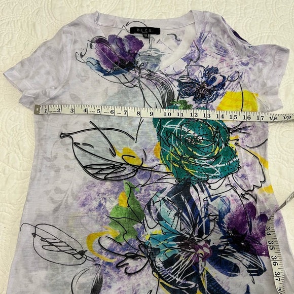 B.L.E.U. Short sleeve Knit Top with Beads SZ PM - Picture 6 of 7